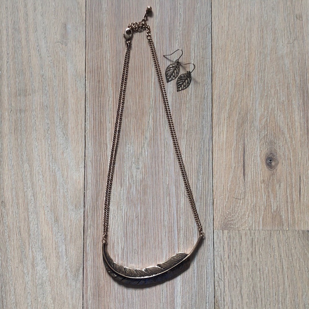 SIDEWAYS FEATHER NECKLACE & EARRING SET ✨ GOLD